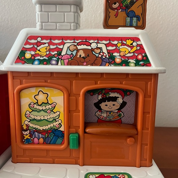 Fisher-Price Little People Santa's Holiday Adventure Playset - Picture 5 of 13